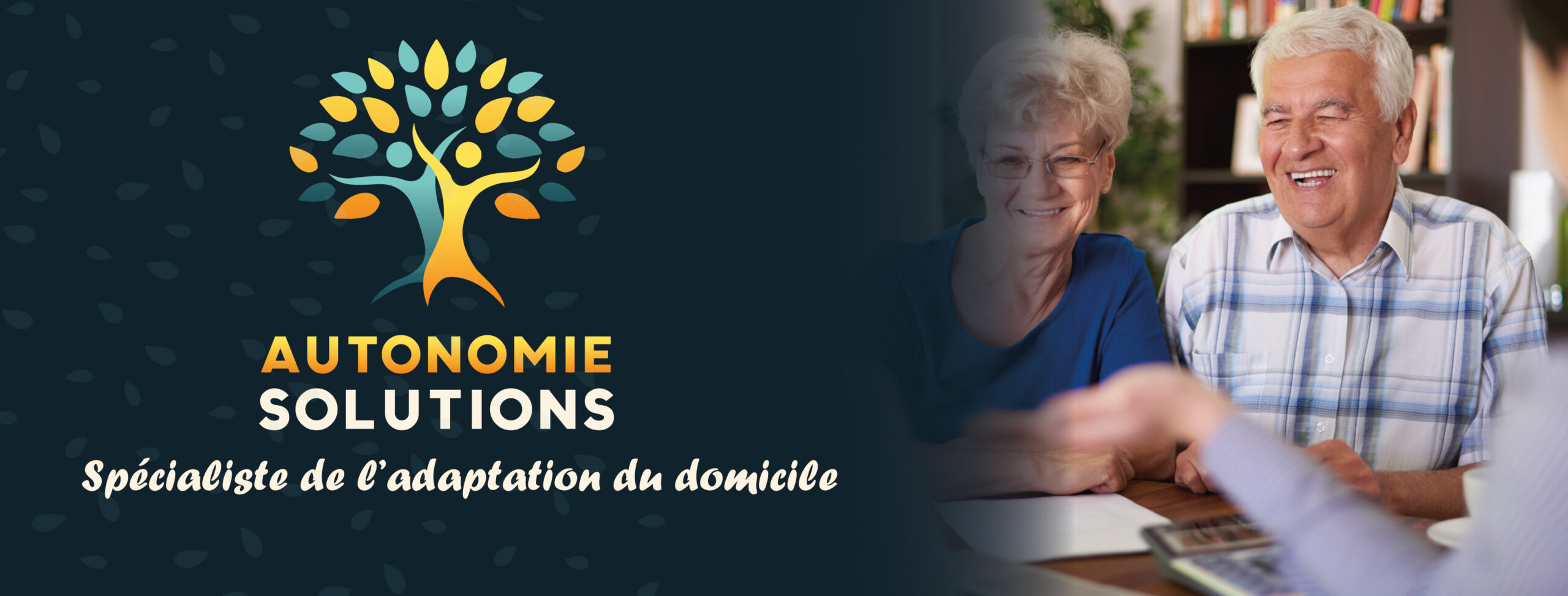 Deux personnes agées heureuse